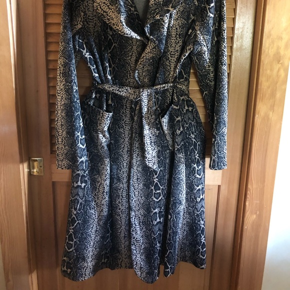 Snake Print Trench Coat NWOT - Picture 2 of 6